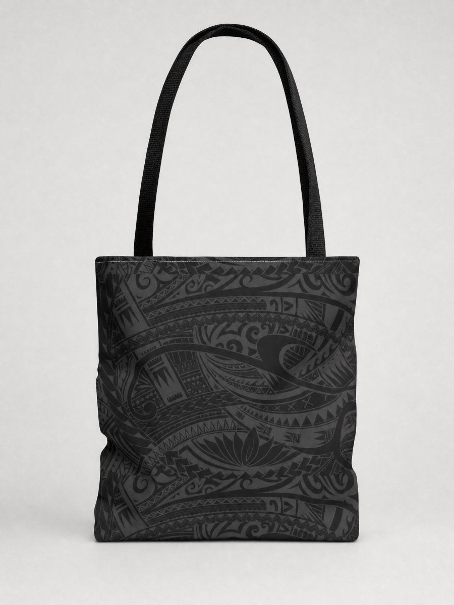 Tote bag in the Warrior linework print