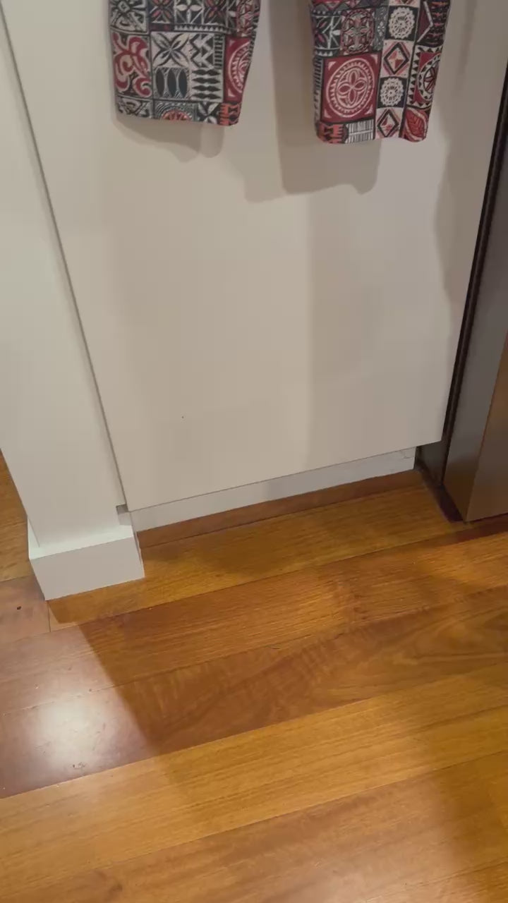 Load video: Islandflex Capri Leggings - Elei - AU/NZ/USA