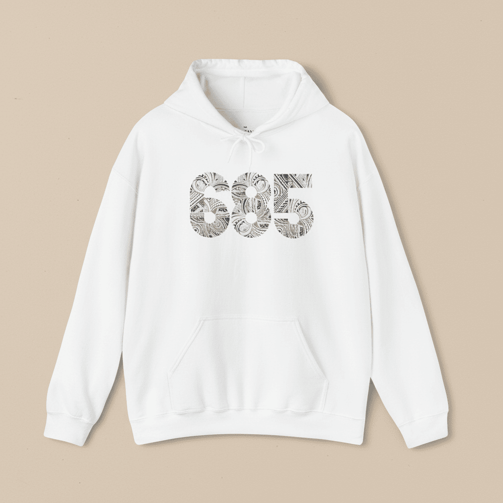 White IslandHeavy™ hoodie in plus sizes 2XL-5XL, featuring a comfortable fit and casual style.