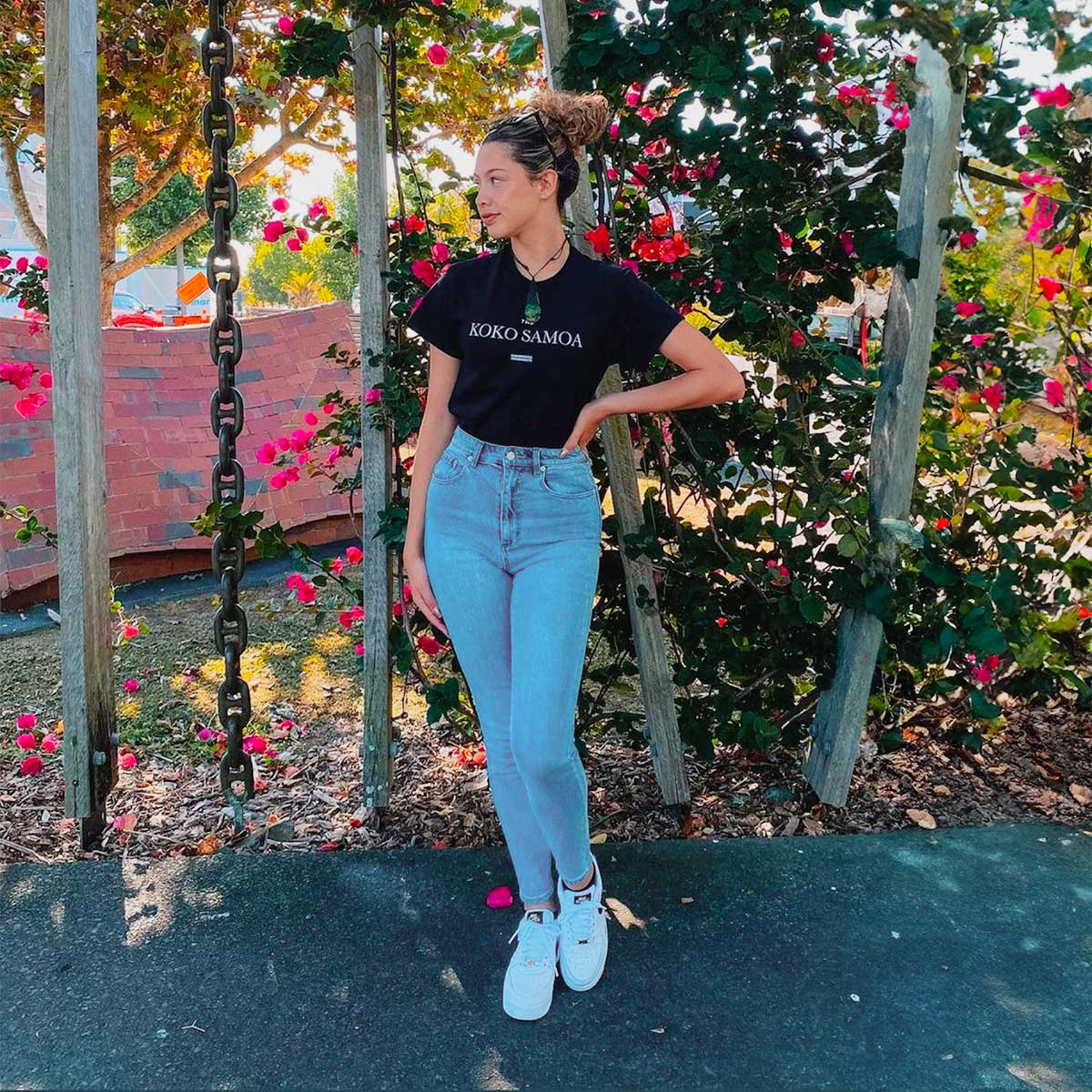 Black unisex heavy T-shirt from The Print Bar's The Brand Classic collection, showcasing a comfortable, durable fit.
