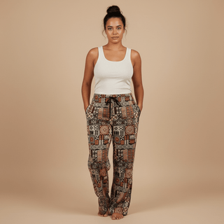 Women's Elei pajama pants featuring tropical print in soft fabric, perfect for comfortable sleepwear.